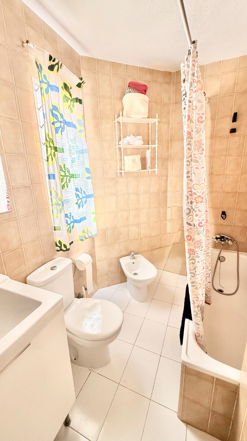 MAGNIFIQUE DUPLEX DE DEUX ÉTAGES AU BORD DE LA MER