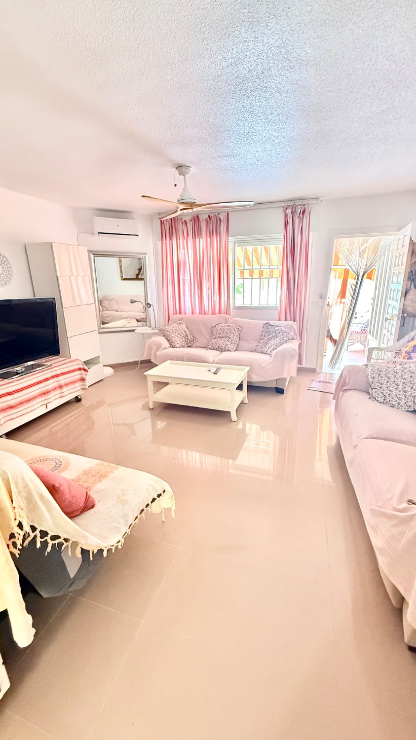 MAGNIFIQUE DUPLEX DE DEUX ÉTAGES AU BORD DE LA MER