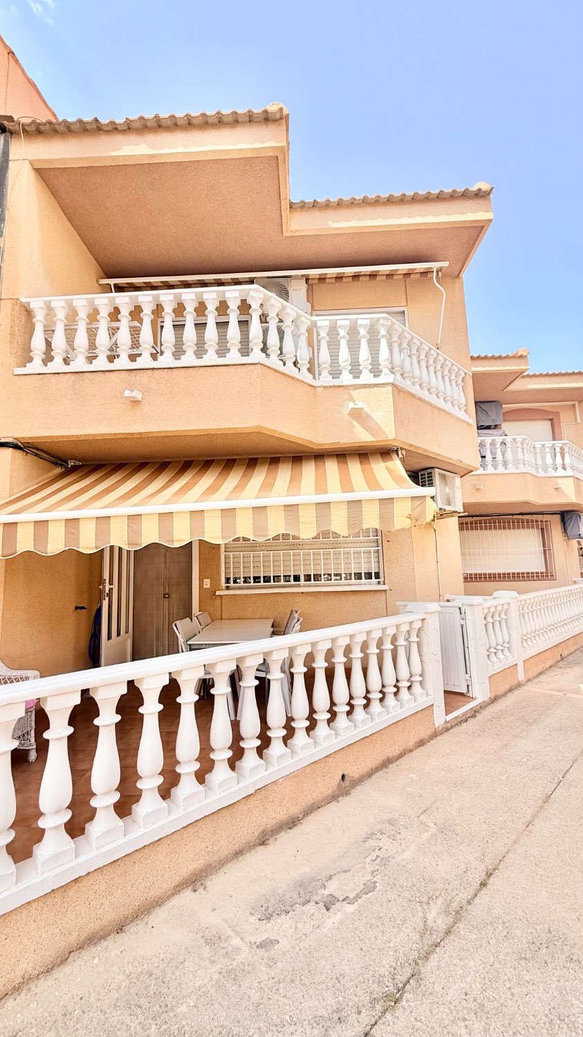 MAGNIFIQUE DUPLEX DE DEUX ÉTAGES AU BORD DE LA MER