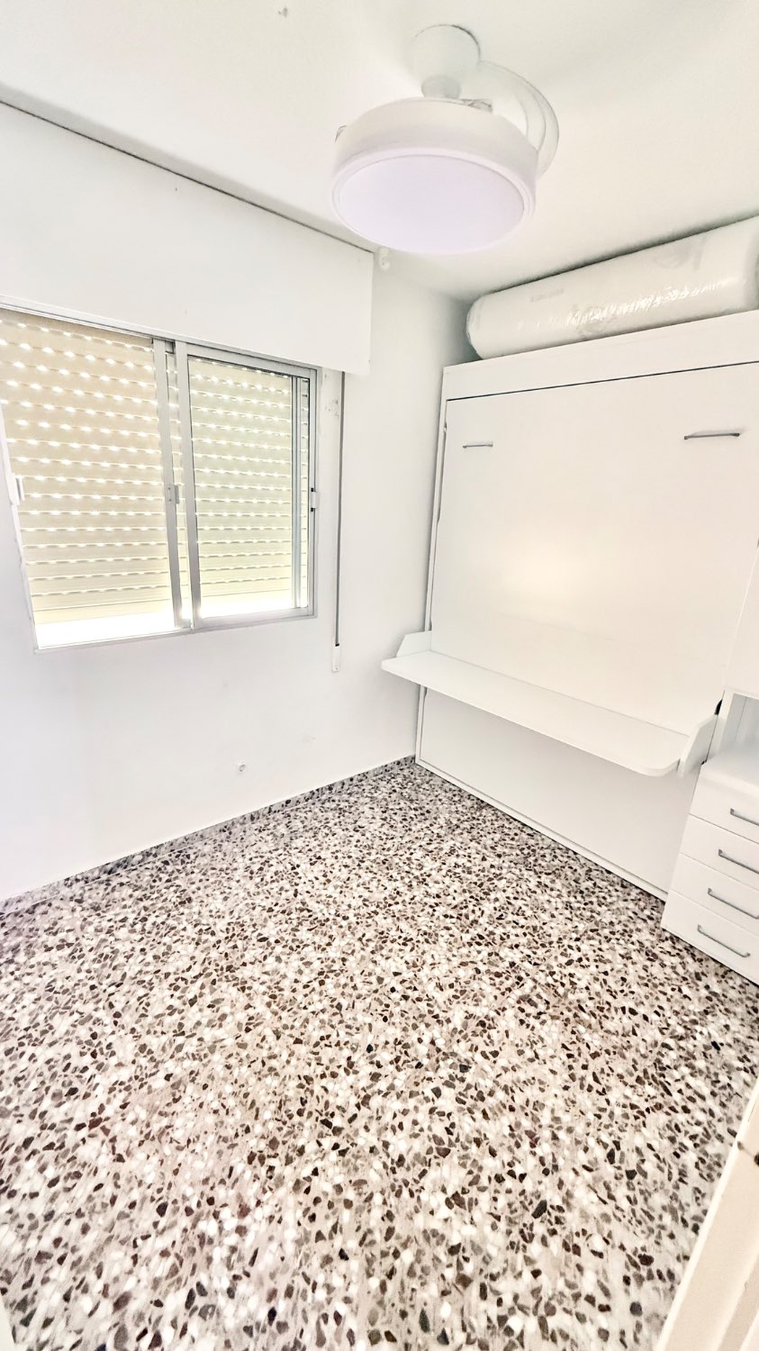 MAGNIFIQUE DUPLEX DE DEUX ÉTAGES AU BORD DE LA MER
