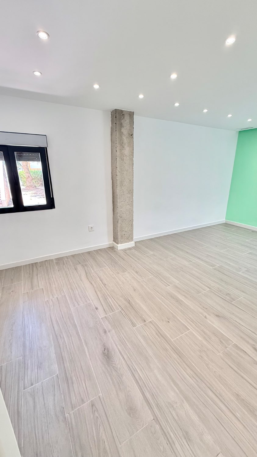 BEAUTIFUL GROUND FLOOR WITH GARDEN