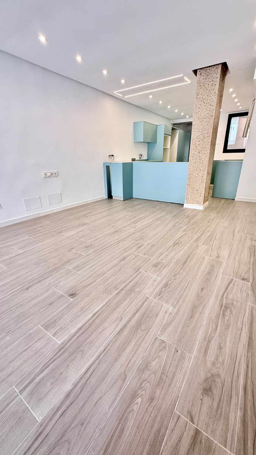 BEAUTIFUL GROUND FLOOR WITH GARDEN