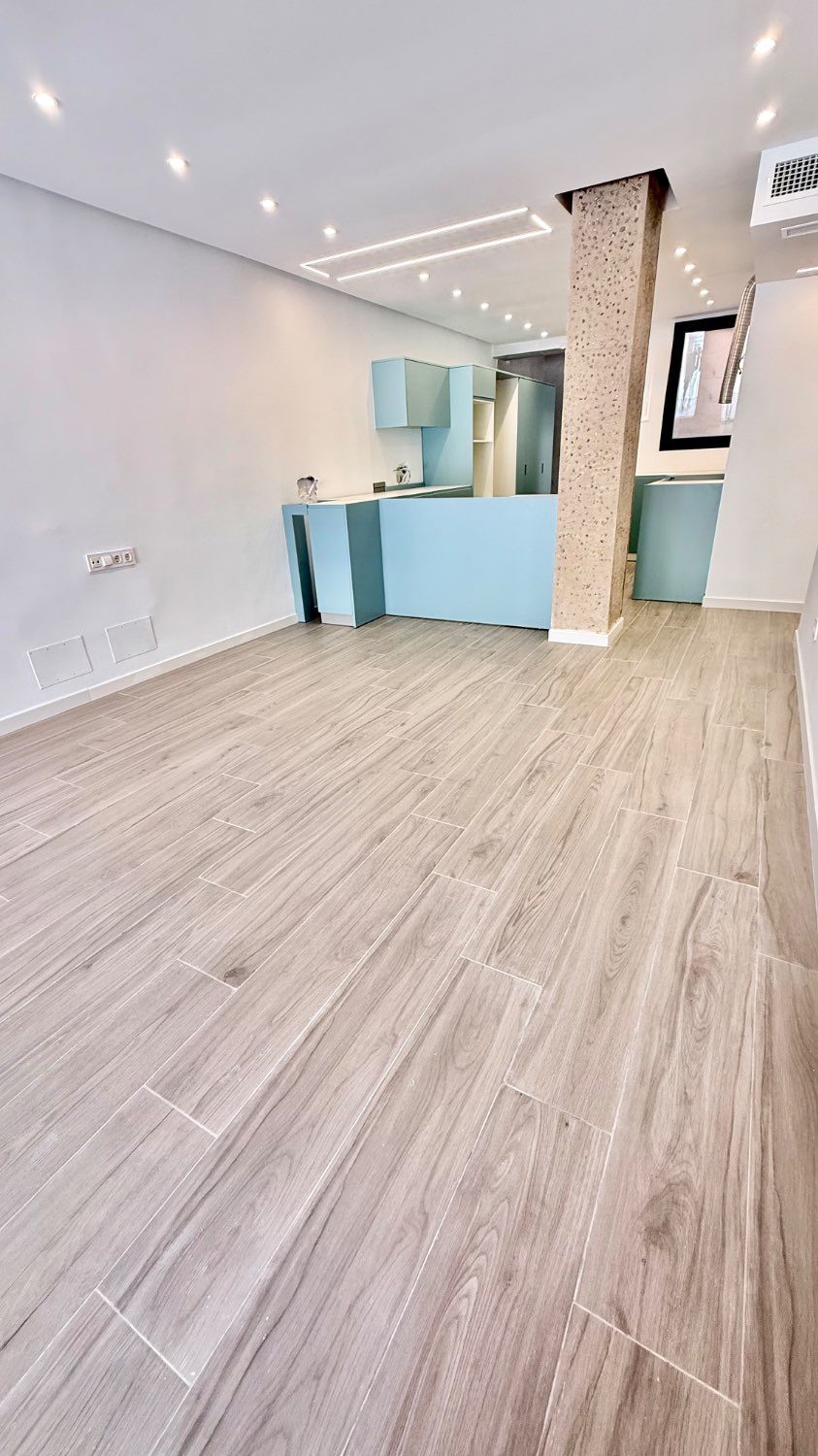 BEAUTIFUL GROUND FLOOR WITH GARDEN