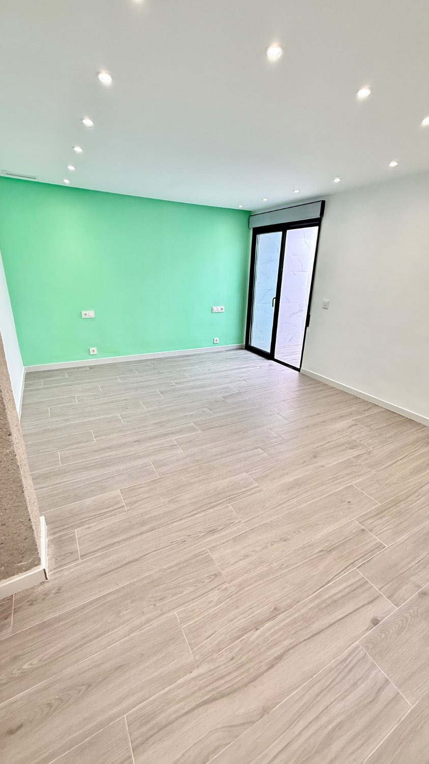 BEAUTIFUL GROUND FLOOR WITH GARDEN