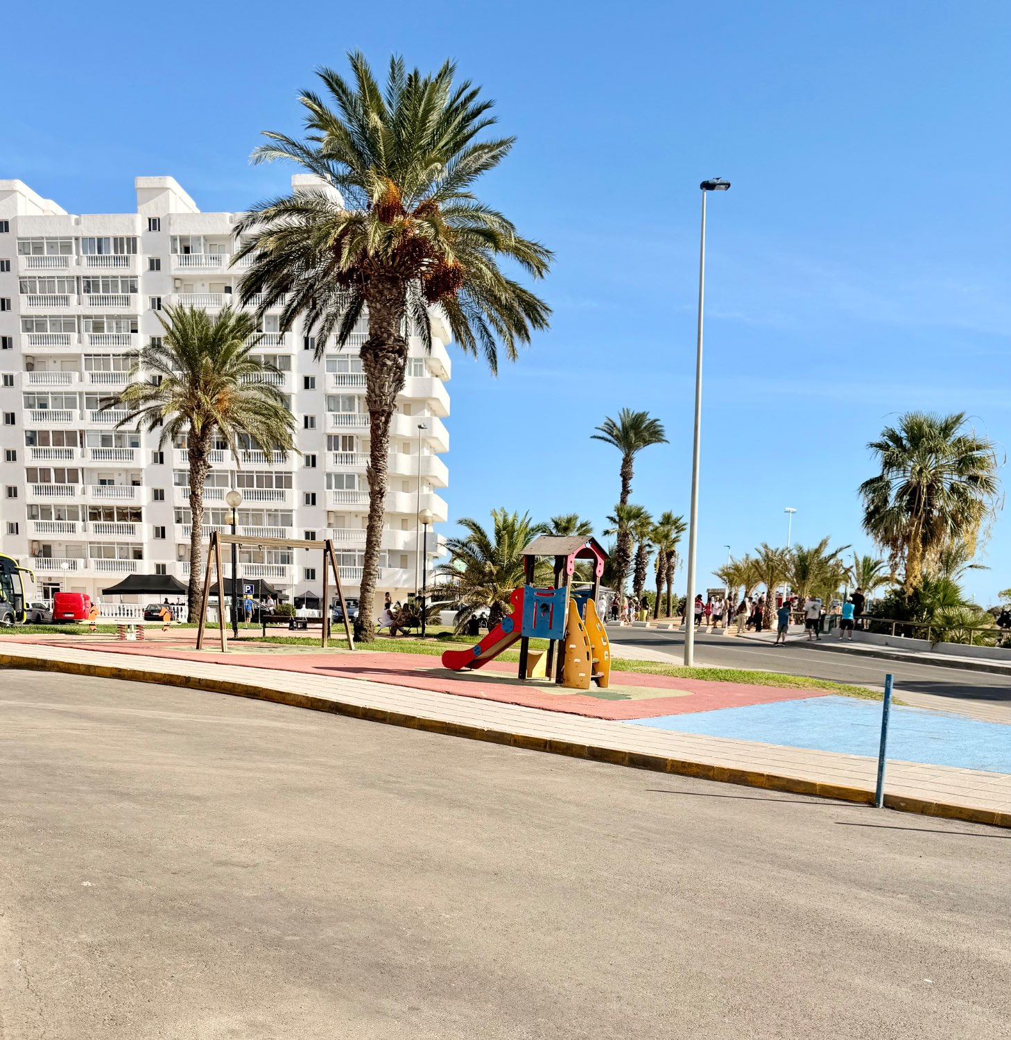 APPARTAMENTO SPAZIOSO E LUMINOSO CON VISTA MOZZAFIATO SUL MEDITERRANEO