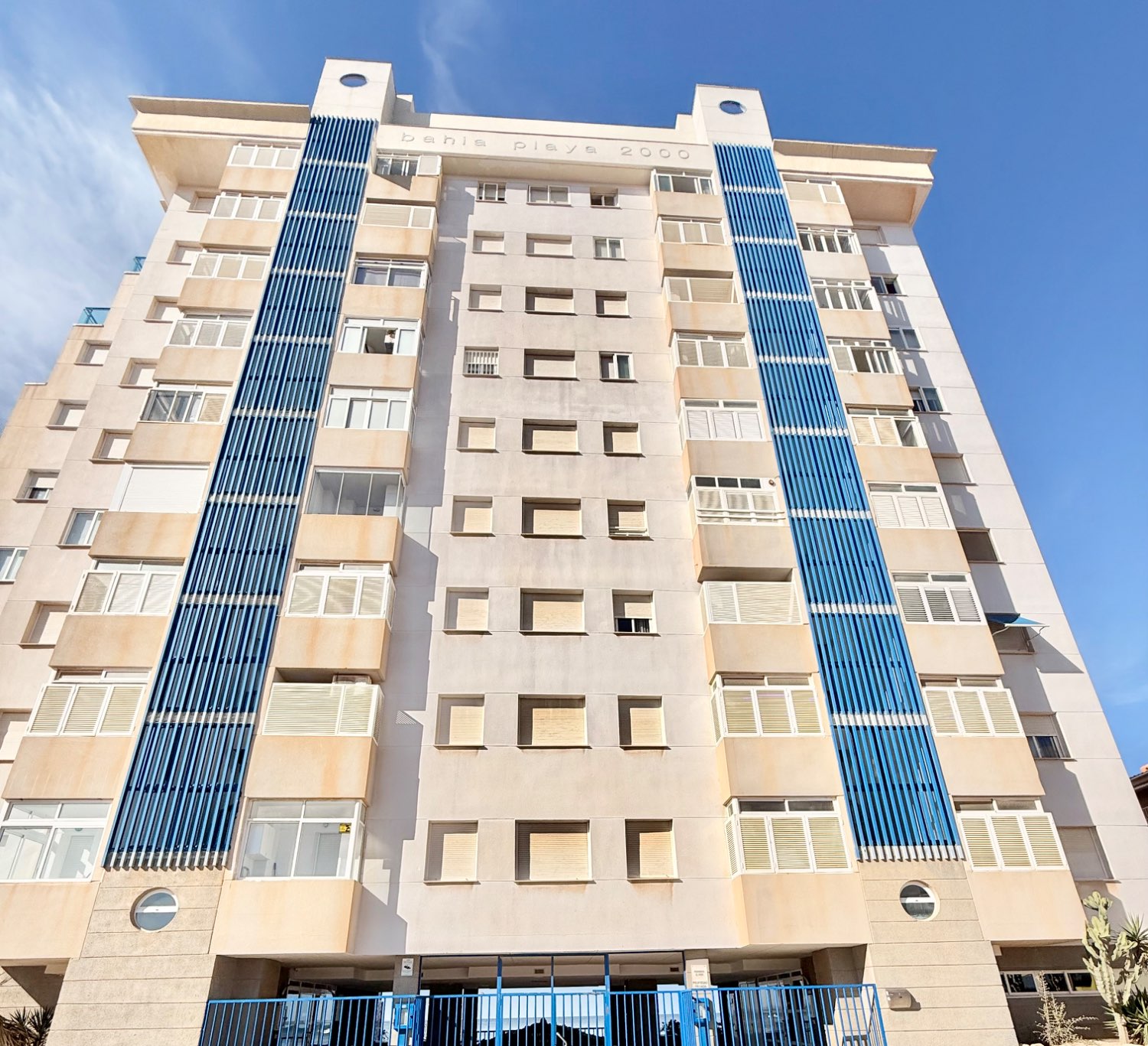 APPARTAMENTO SPAZIOSO E LUMINOSO CON VISTA MOZZAFIATO SUL MEDITERRANEO