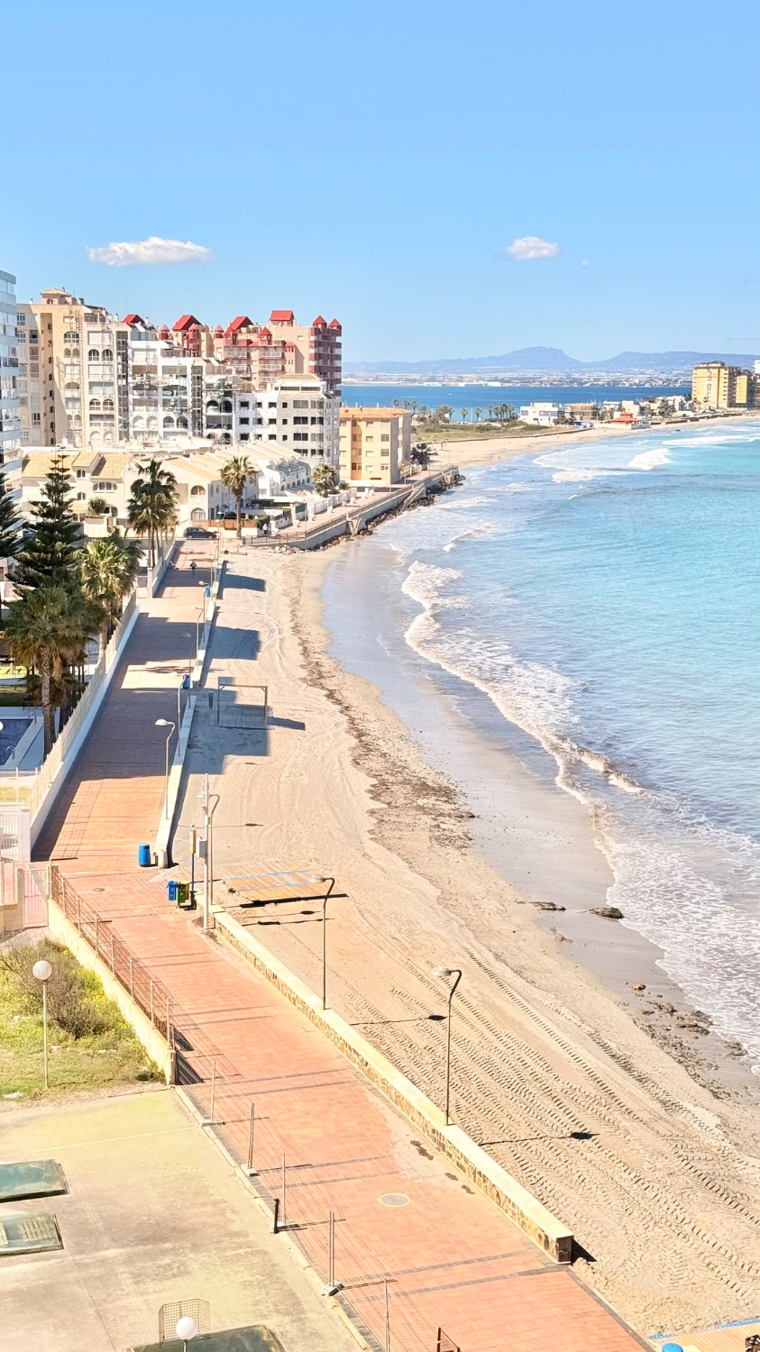 APPARTAMENTO SPAZIOSO E LUMINOSO CON VISTA MOZZAFIATO SUL MEDITERRANEO