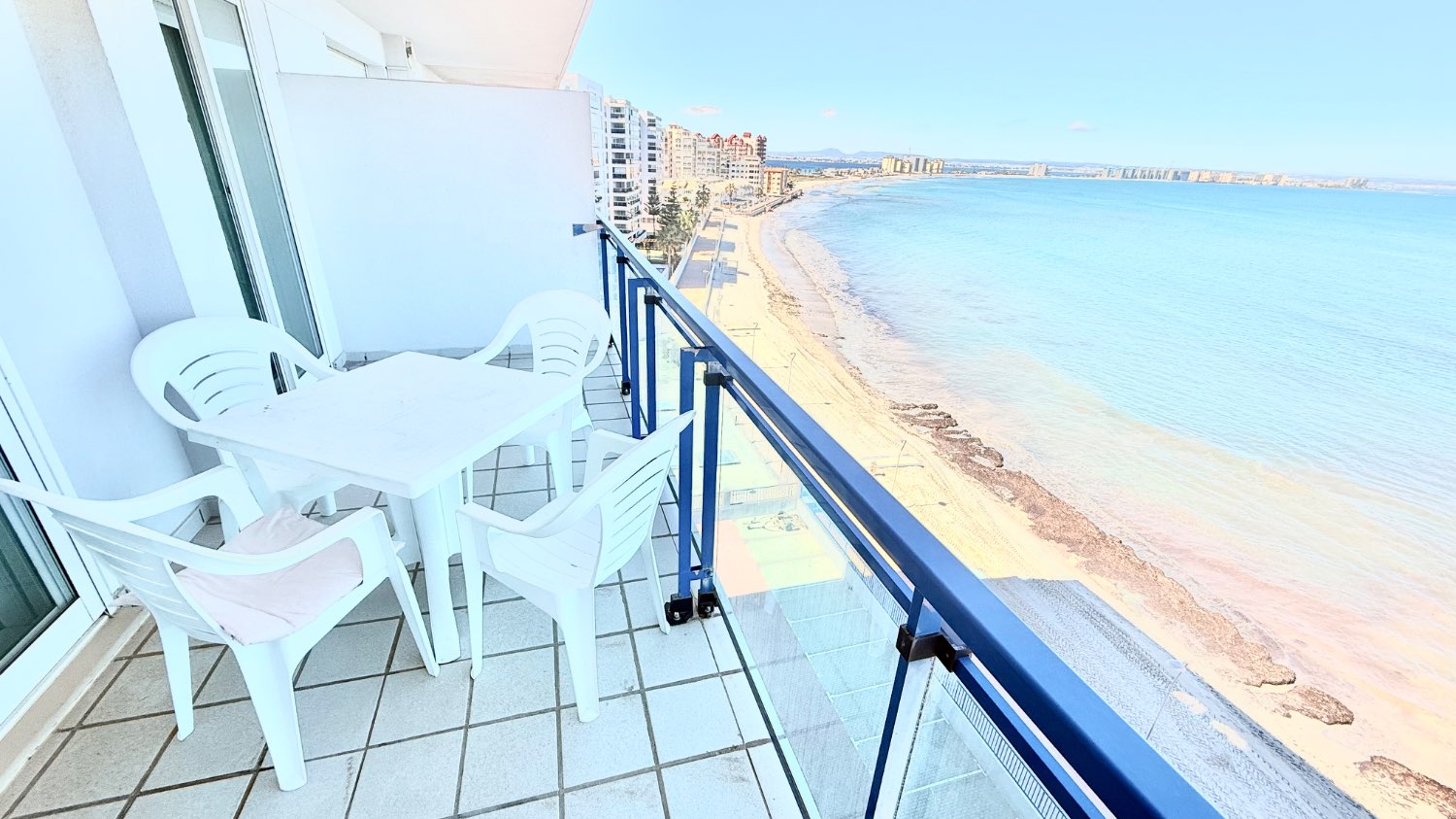 APPARTAMENTO SPAZIOSO E LUMINOSO CON VISTA MOZZAFIATO SUL MEDITERRANEO