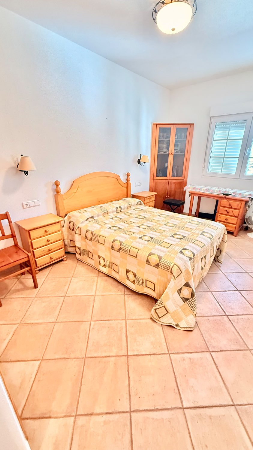 VILLA INDIPENDENTE CON TERRENO