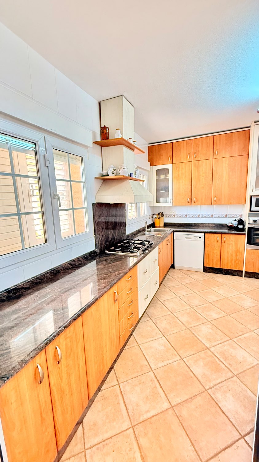 VILLA INDIPENDENTE CON TERRENO