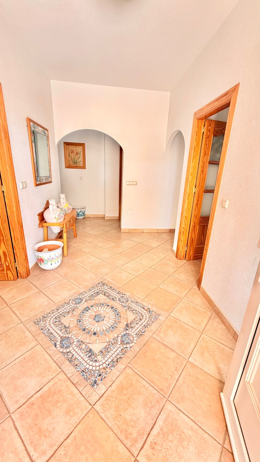 VILLA INDIPENDENTE CON TERRENO