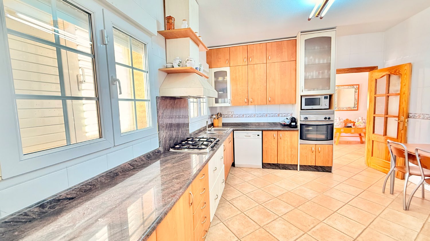 VILLA INDIPENDENTE CON TERRENO