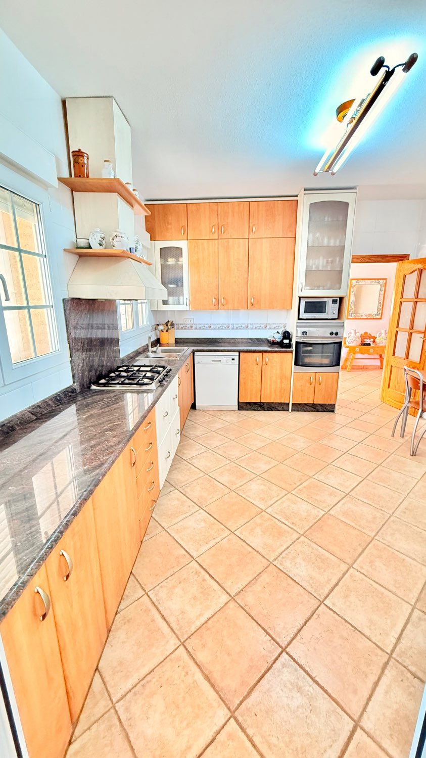 VILLA INDIPENDENTE CON TERRENO