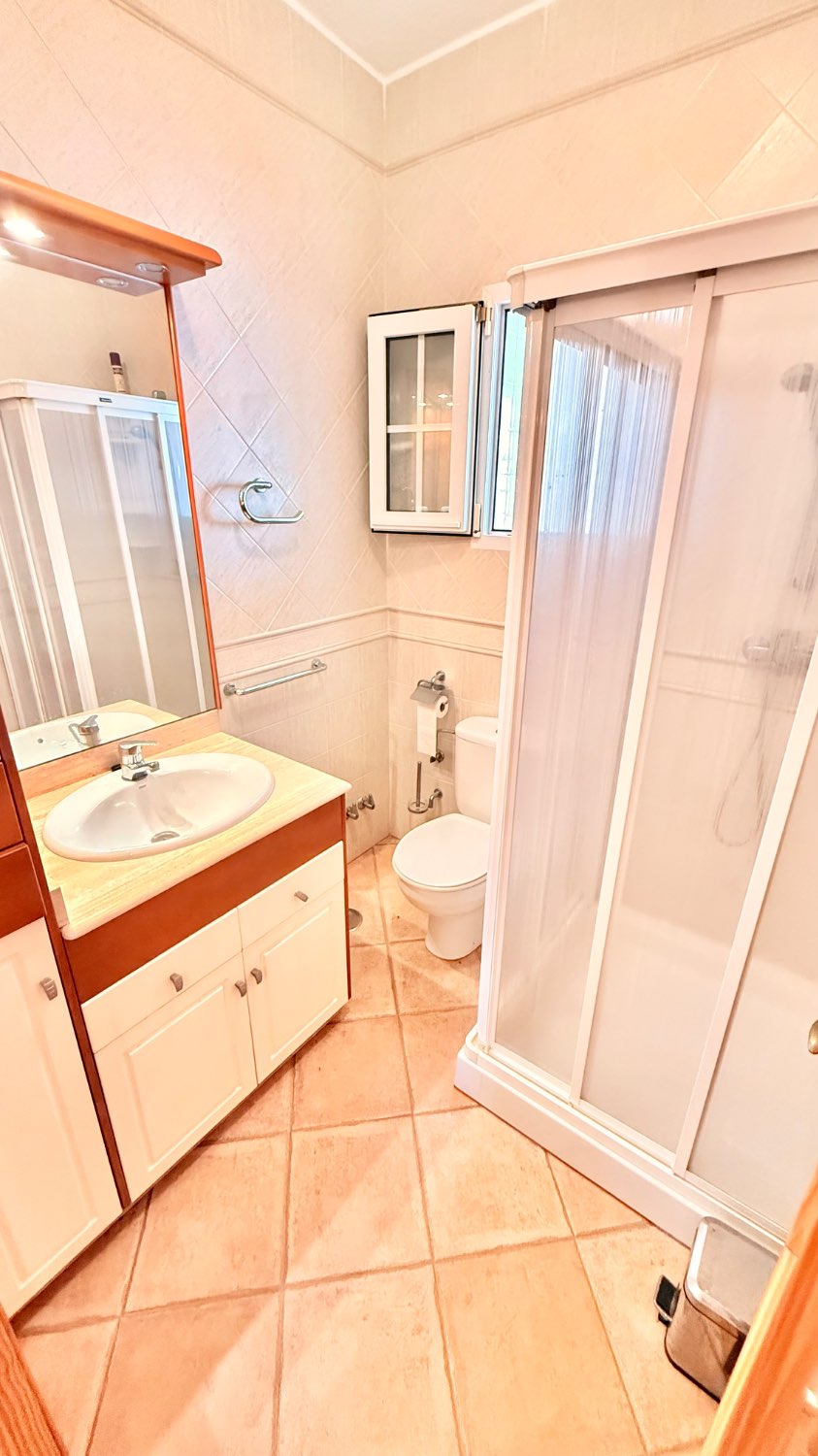 VILLA INDIPENDENTE CON TERRENO