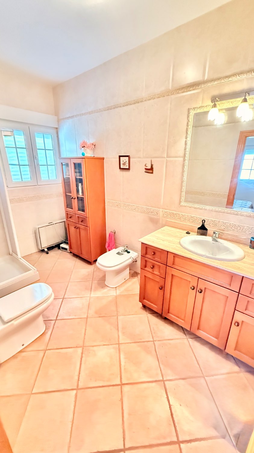 VILLA INDIPENDENTE CON TERRENO