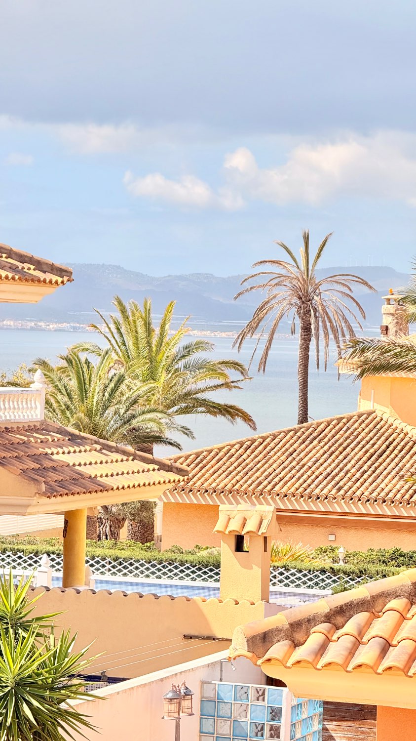 VILLA INDIPENDENTE CON TERRENO