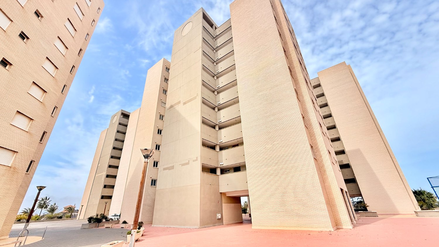 СОВРЕМЕННАЯ ДВУХКОМНАТНАЯ КВАРТИРА