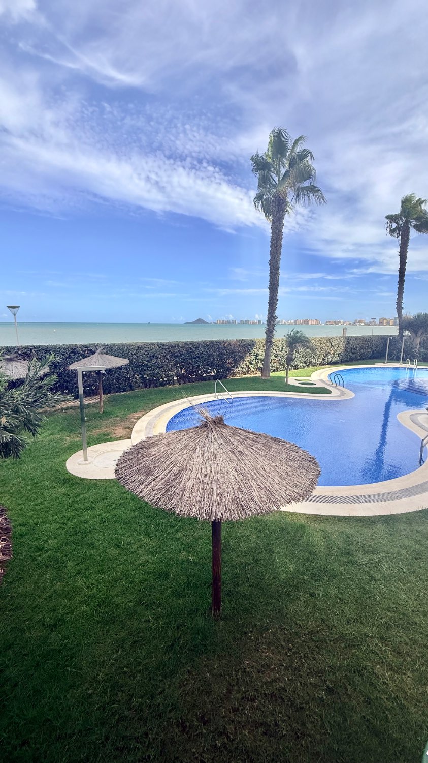 PRECIOSO APARTAMENTO CON VISTAS AL MAR