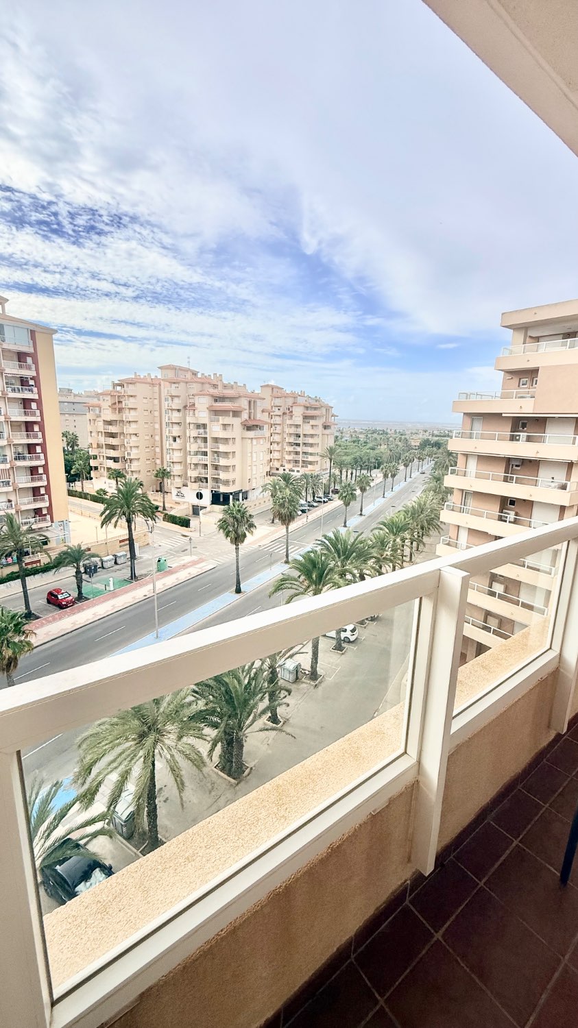 PRECIOSO APARTAMENTO CON VISTAS AL MAR
