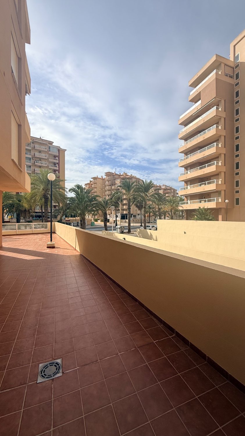 PRECIOSO APARTAMENTO CON VISTAS AL MAR