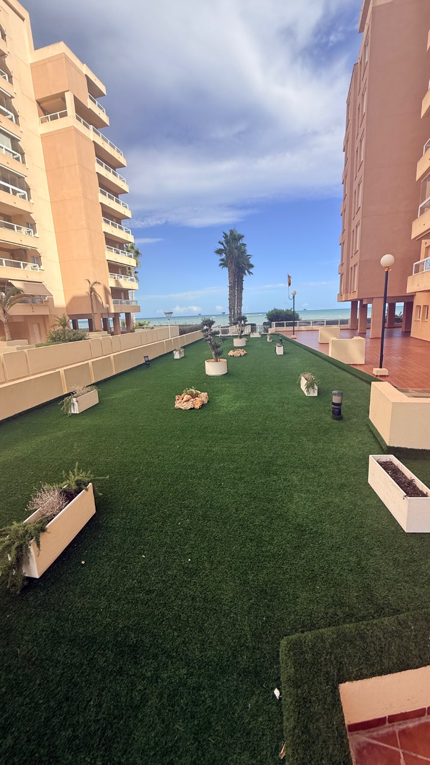 PRECIOSO APARTAMENTO CON VISTAS AL MAR