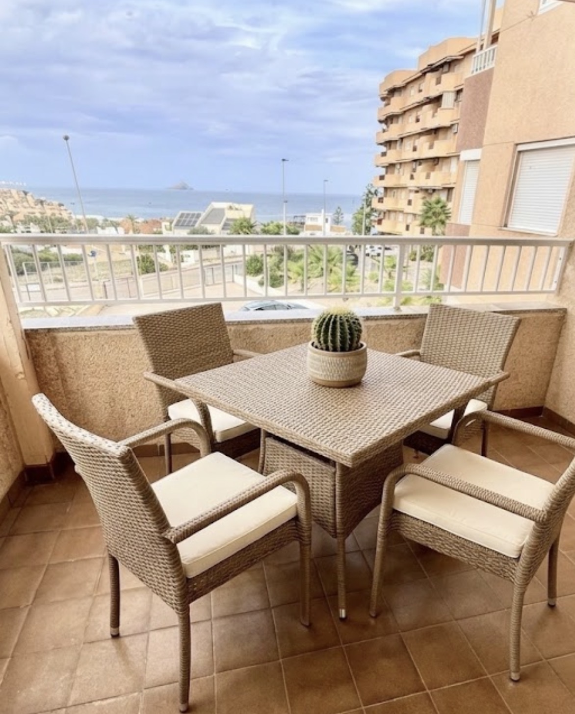 APARTAMENTO CON VISTAS A LOS DOS MARES