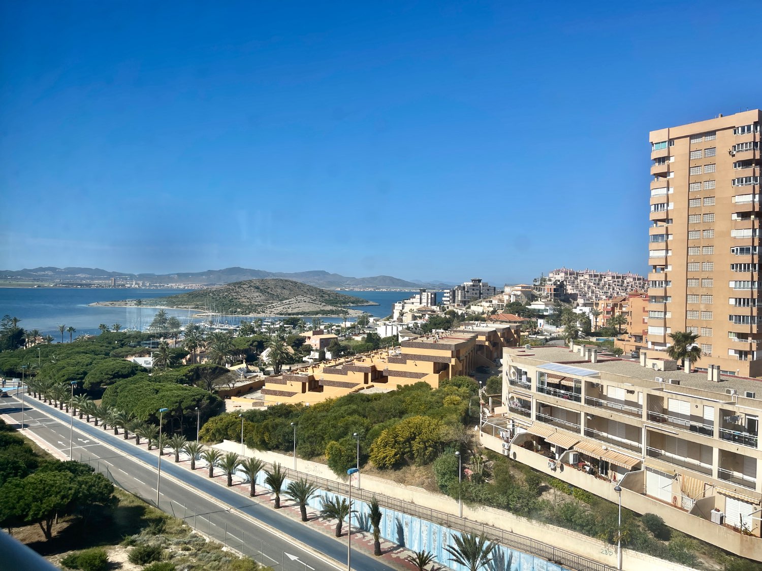 APARTAMENTO CON VISTAS A LOS DOS MARES