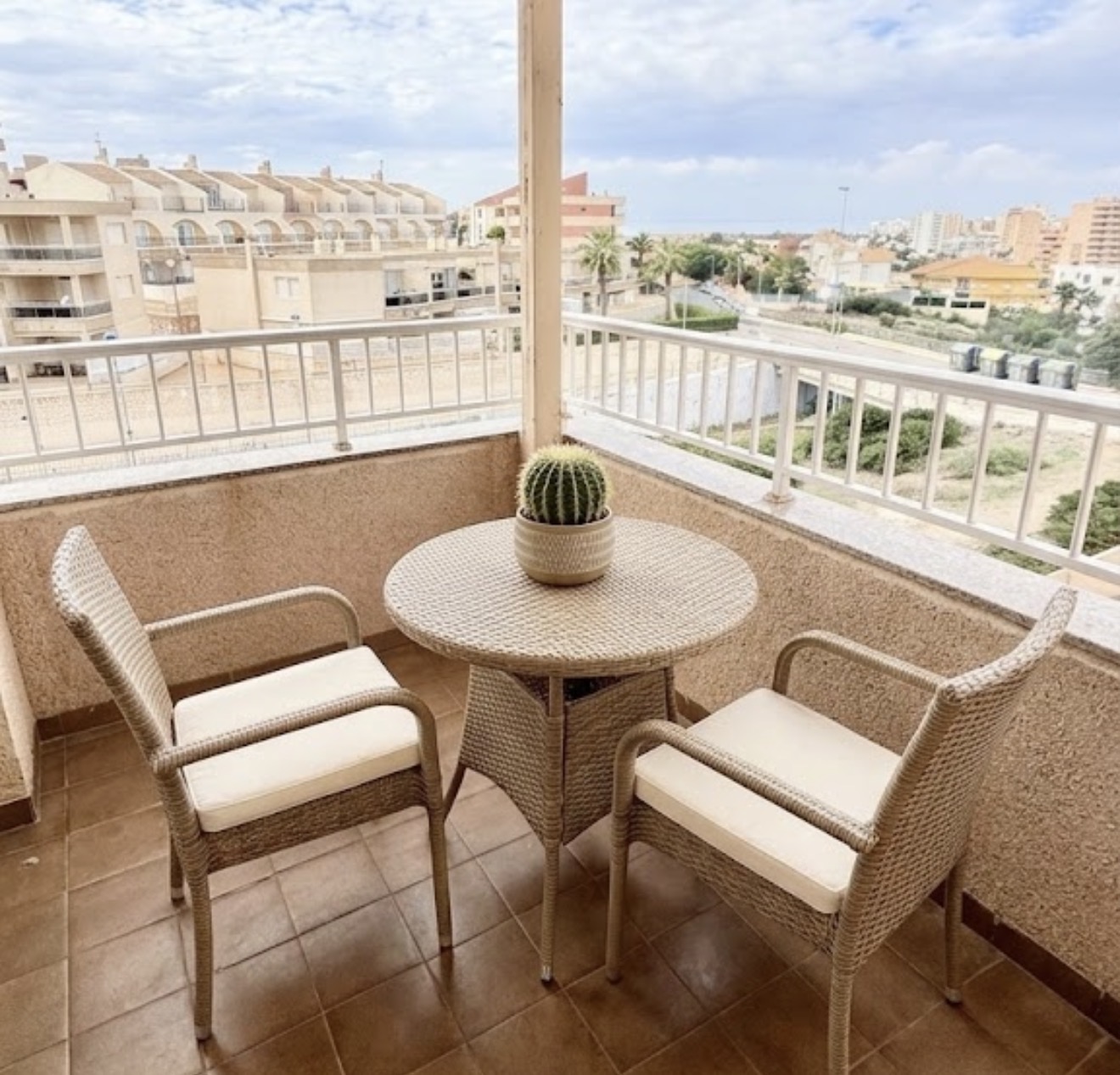 APARTAMENTO CON VISTAS A LOS DOS MARES