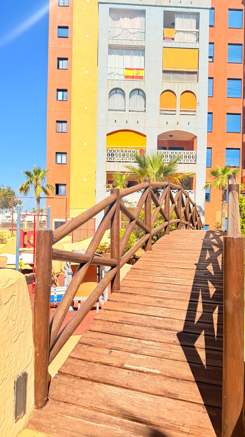 APARTAMENTO BAJO EN RESIDENCIAL
