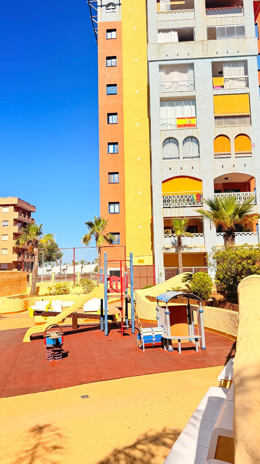 APARTAMENTO BAJO EN RESIDENCIAL