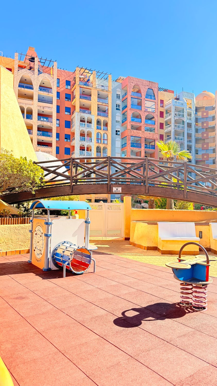 APARTAMENTO BAJO EN RESIDENCIAL