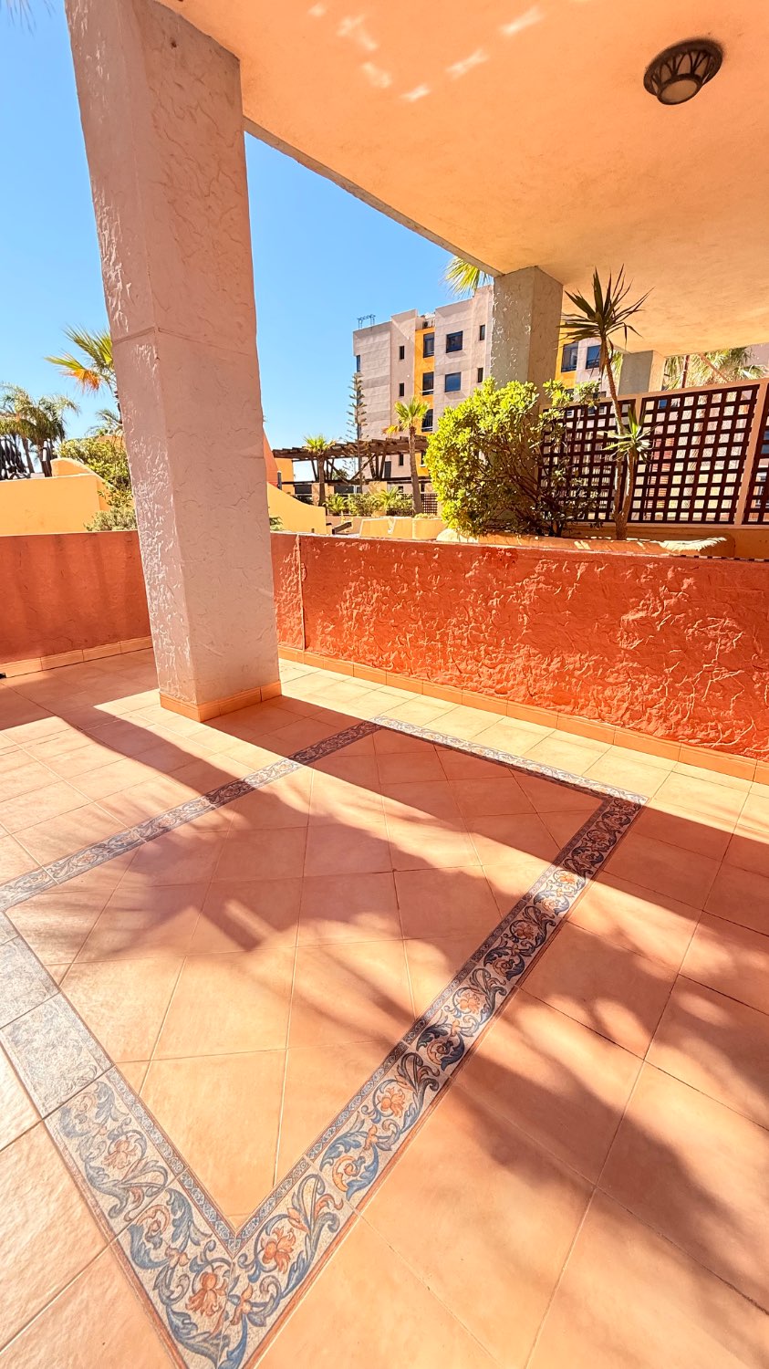APARTAMENTO BAJO EN RESIDENCIAL