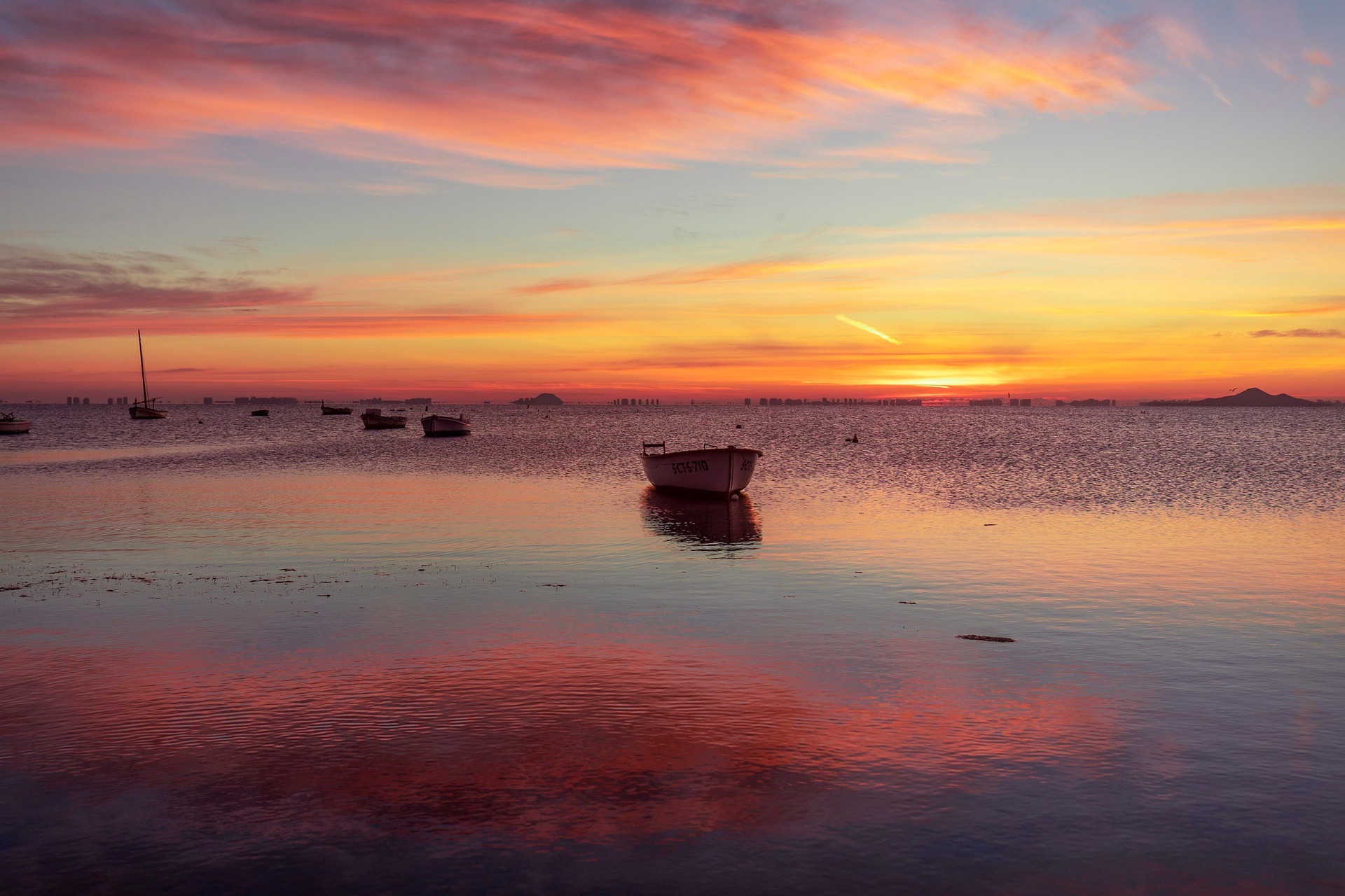 bote en el mar menor