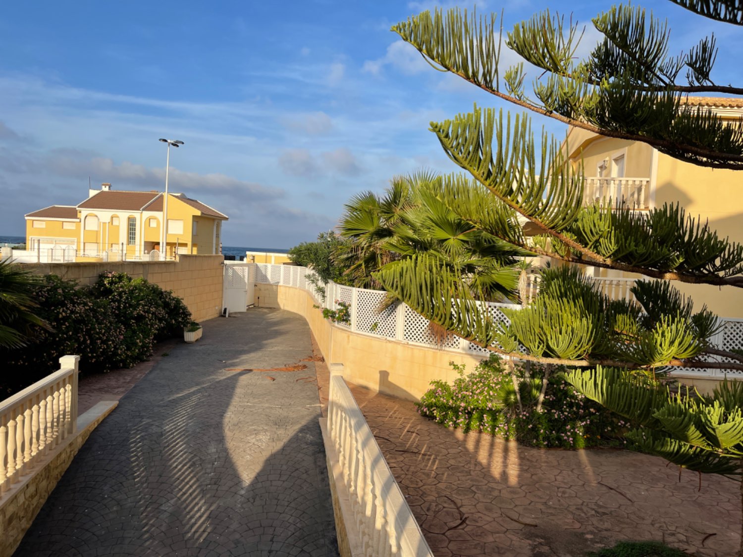 FREISTEHENDE VILLA LA ENTRADA DE LA MANGA IN DER ZWEITEN MEERESLINIE