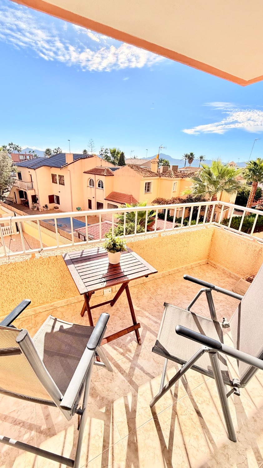 شقة مجددة للبيع