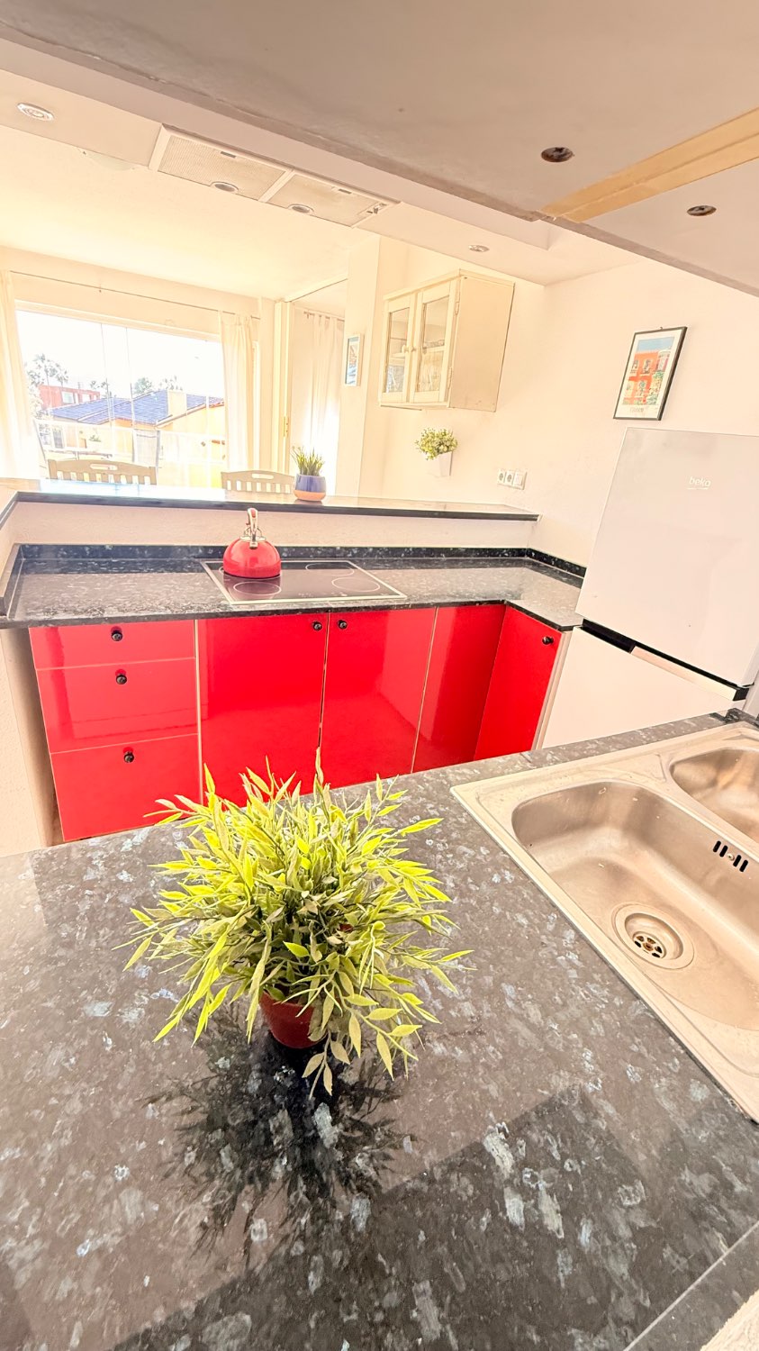 شقة مجددة للبيع