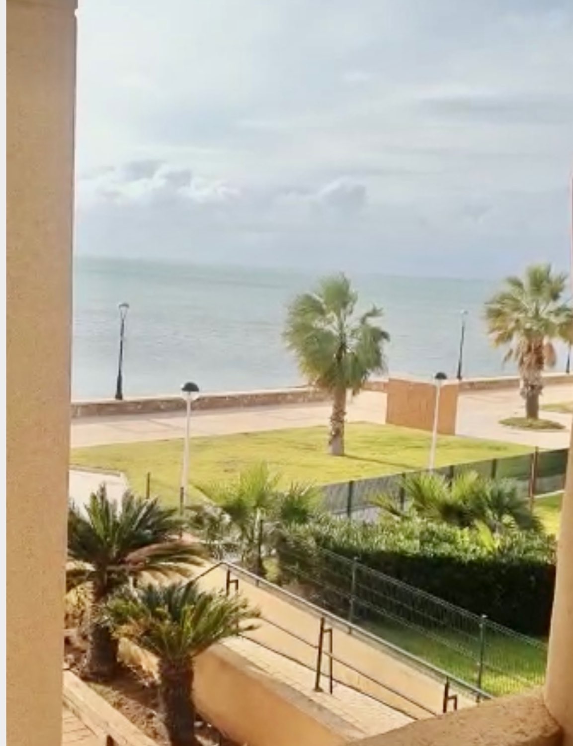APARTAMENTO EN PRIMERA LINEA