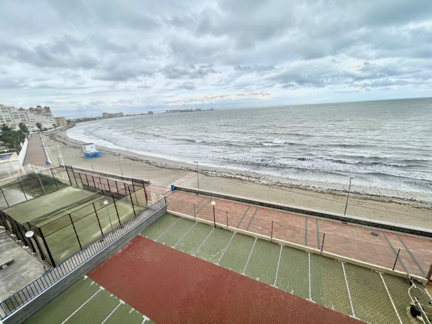 APARTAMENTO EN VENTA EN PRIMERA LINEA
