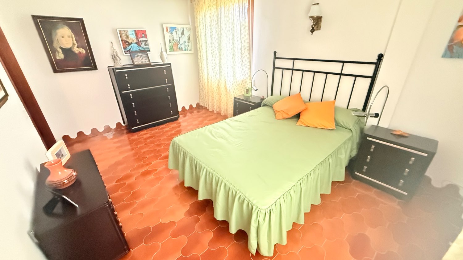 FREISTEHENDE VILLA ZU VERKAUFEN