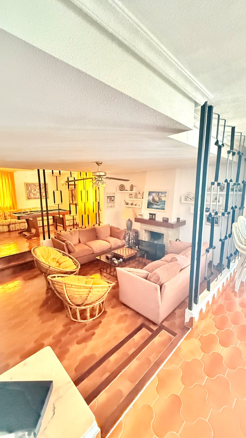 FREISTEHENDE VILLA ZU VERKAUFEN