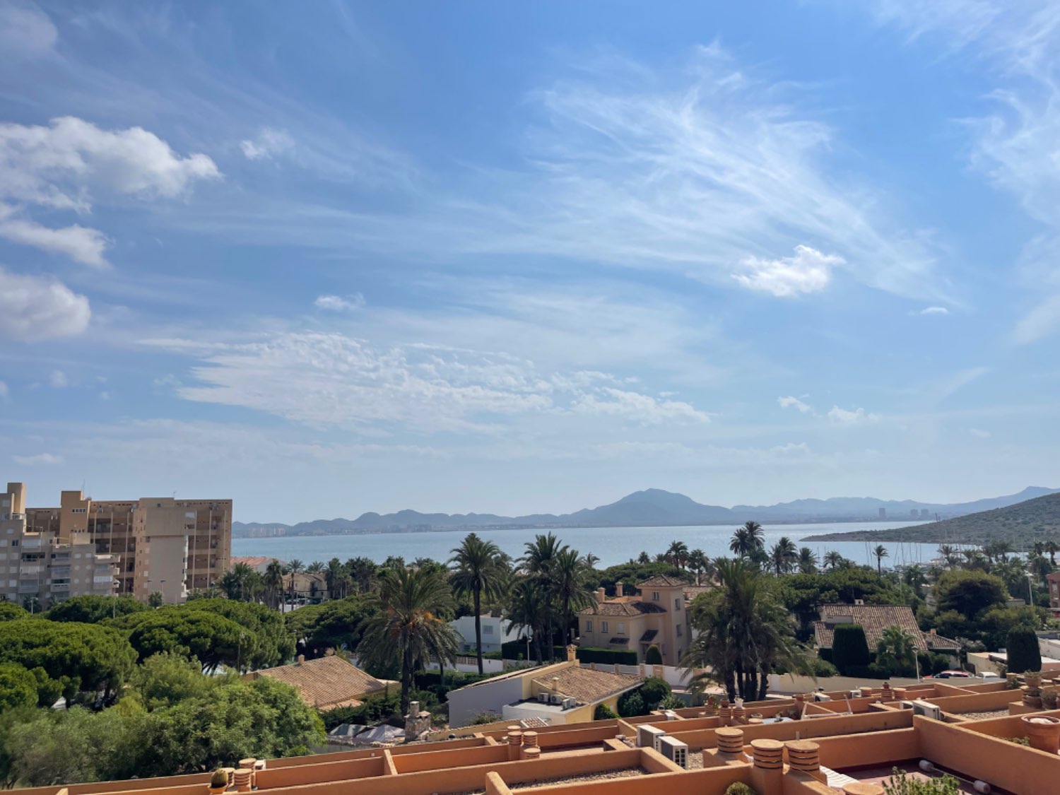 ÁTICO CON MARAVILLOSAS VISTAS AL MAR
