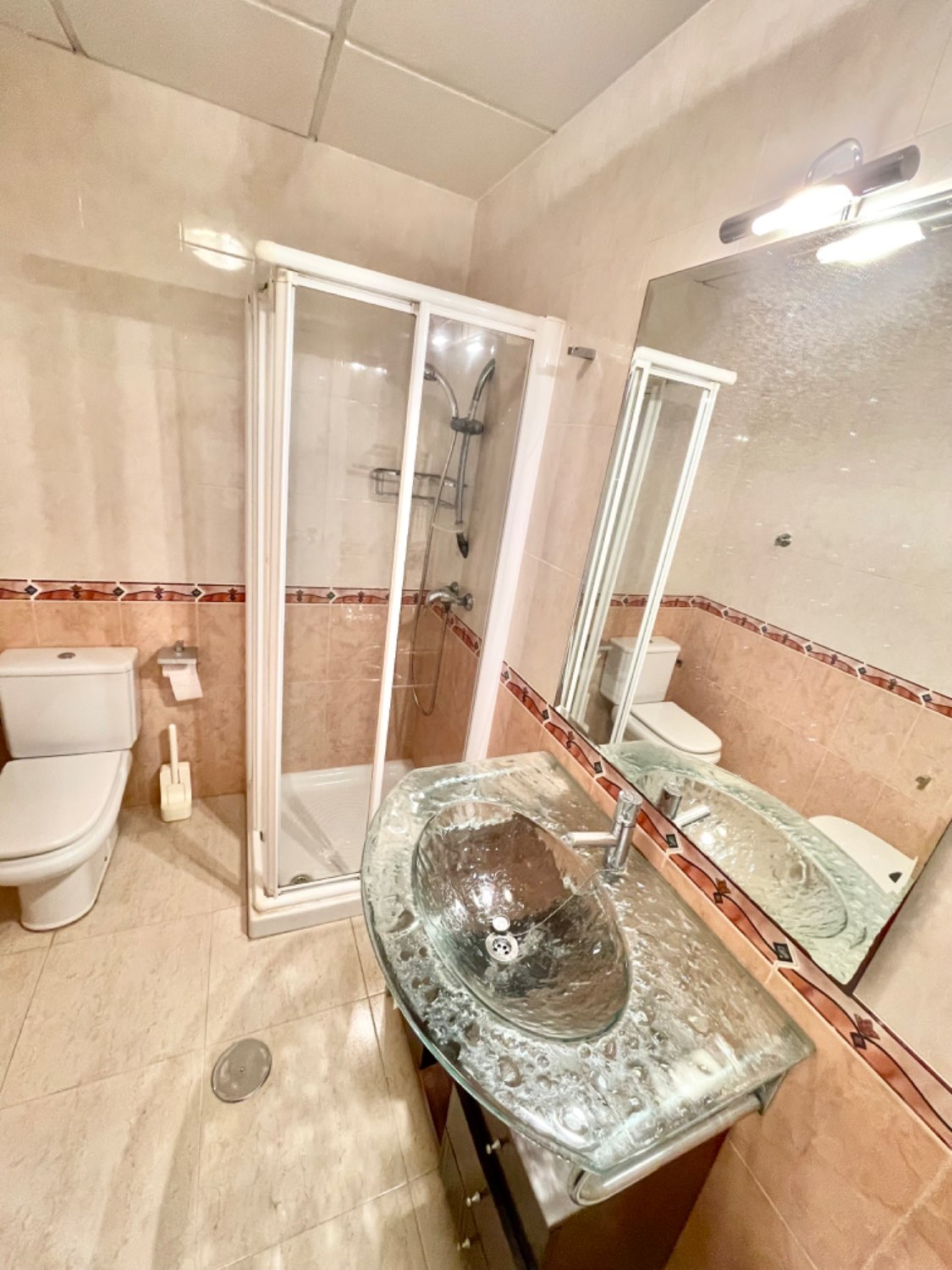 BAJO DE UN DORMITORIO EN PRIMERA LINEA