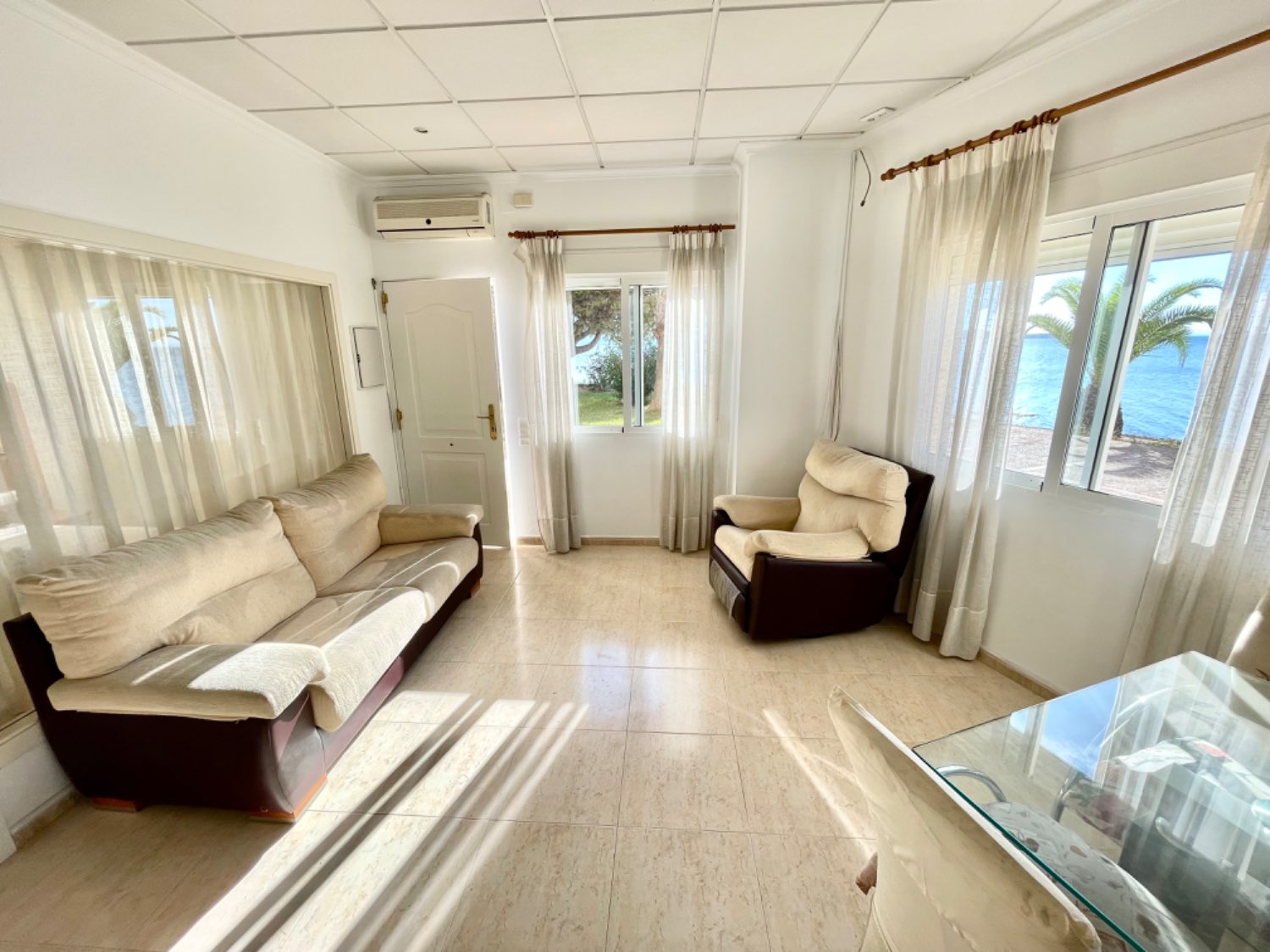BAJO DE UN DORMITORIO EN PRIMERA LINEA