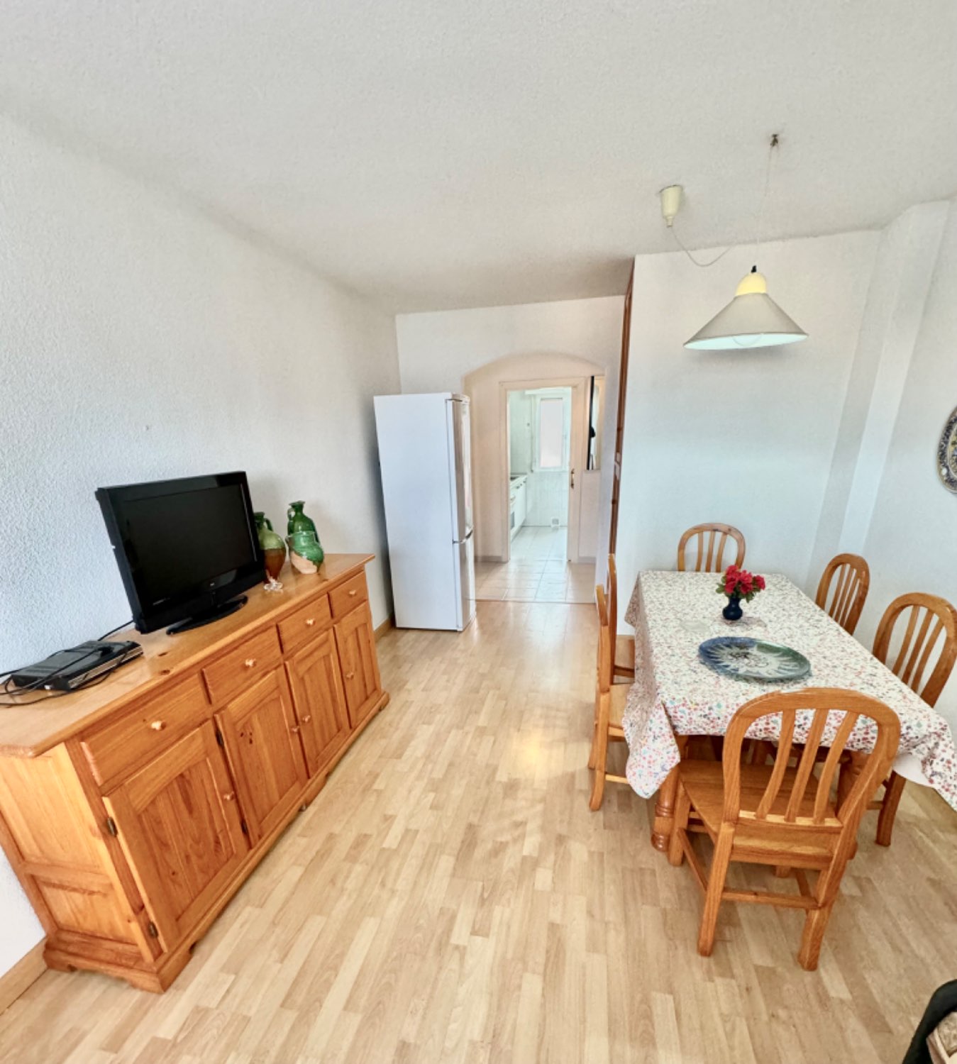 SPACIEUX APPARTEMENT AU REZ-DE-CHAUSSÉE