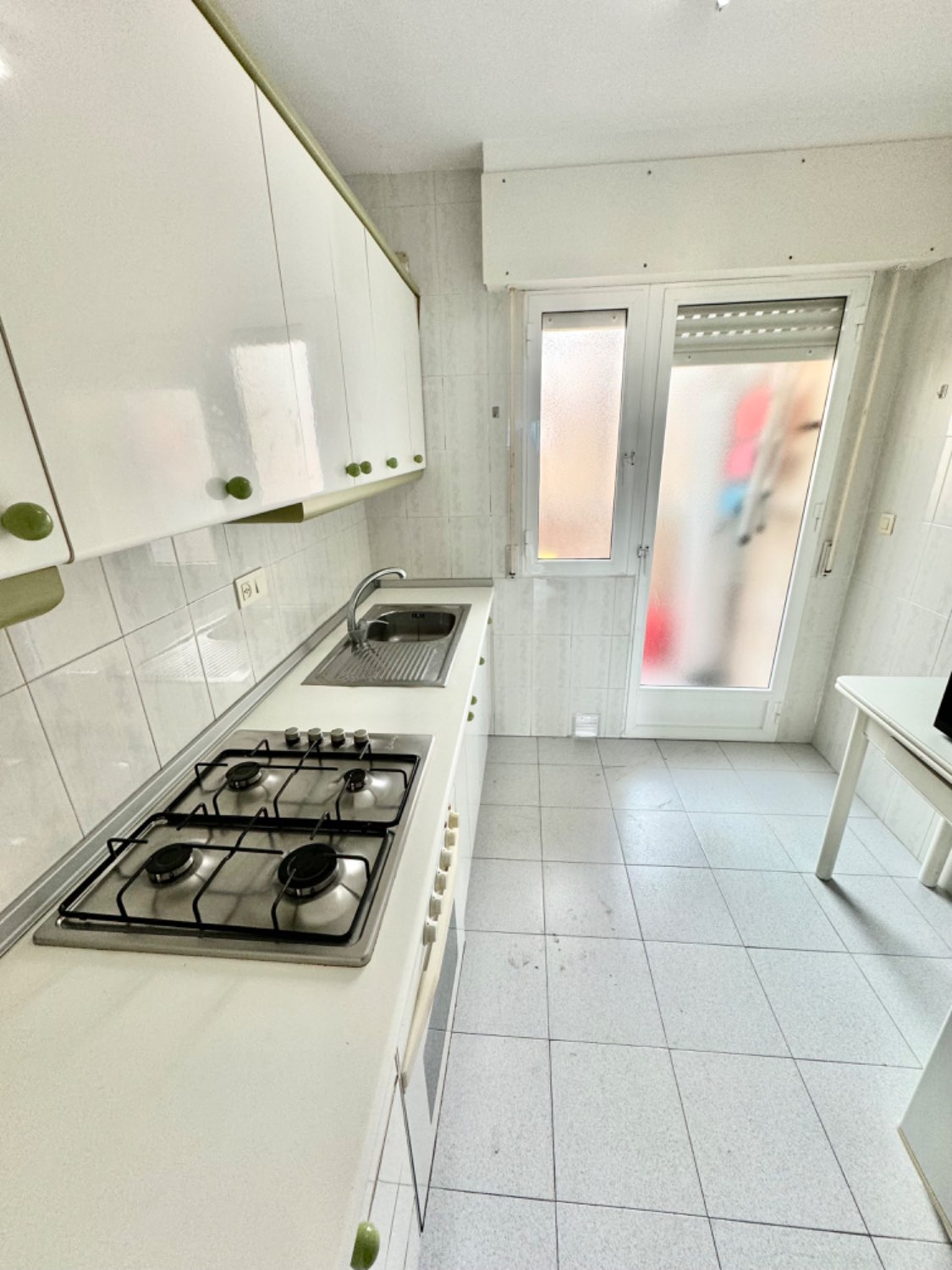 AMPLIO APARTAMENTO EN PLANTA BAJA