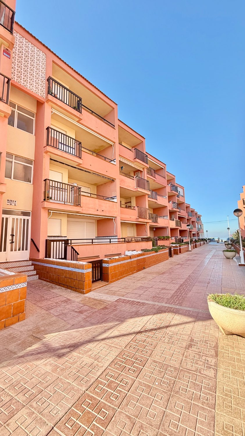 APARTAMENTO DE DOS DORMITORIOS EN LA PLAYA