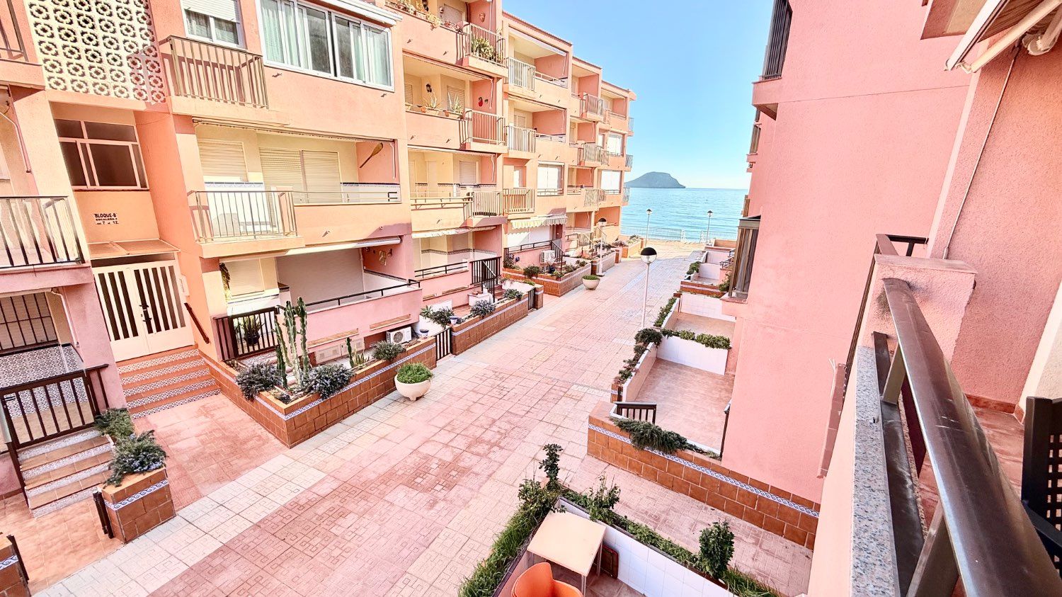 APARTAMENTO DE DOS DORMITORIOS EN LA PLAYA