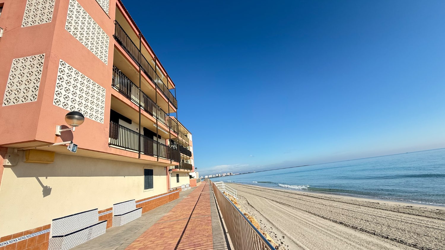 APARTAMENTO DE DOS DORMITORIOS EN LA PLAYA