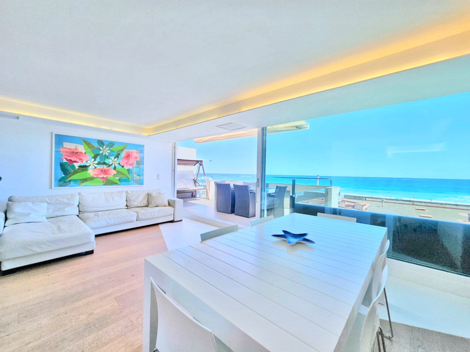 APARTAMENTO DE LUJO CON  VISTAS AL MEDITERRANEO