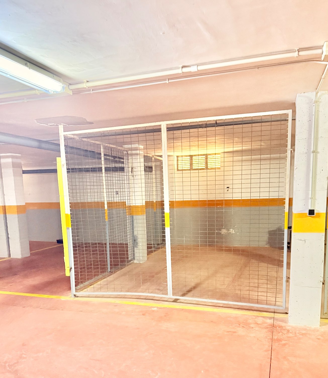 CLOSED PARKING SPACE FOR SALE